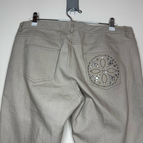 ST. JOHN Rhinestone Bedazzled Pocket Cream Boot Cut Kick Jeans - Picture 6 of 8